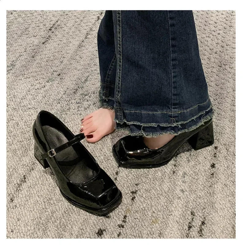 Ladies Summer Black Small Leather Shoes Mary Janes Vintage Buckle Non-Slip Sandals Woman Medium Heels Casual Elegant Heels 260625 - view 3