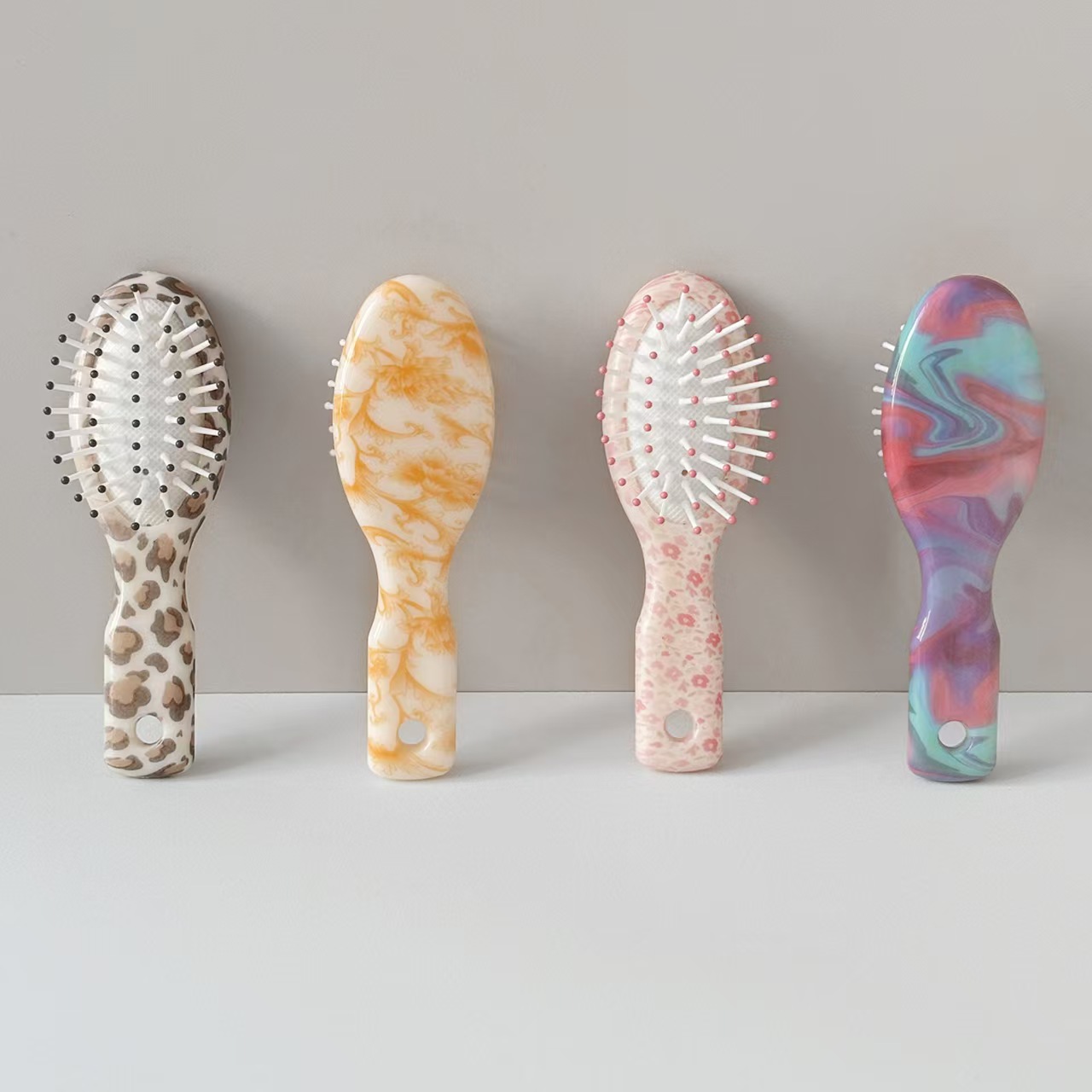 Mini Detangle Hair Brushes Massager Anti Static Air Bag Hair Comb Wet and Dry Mini Hairbrush Salon Styling Accessories for Children Adult