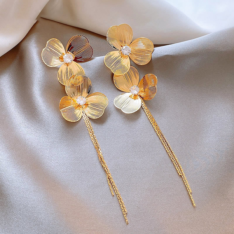 Sier Needle Zircon Hollow Flower Petal Tassel Fashion Versatile Studs Light High-end Feel Earrings
