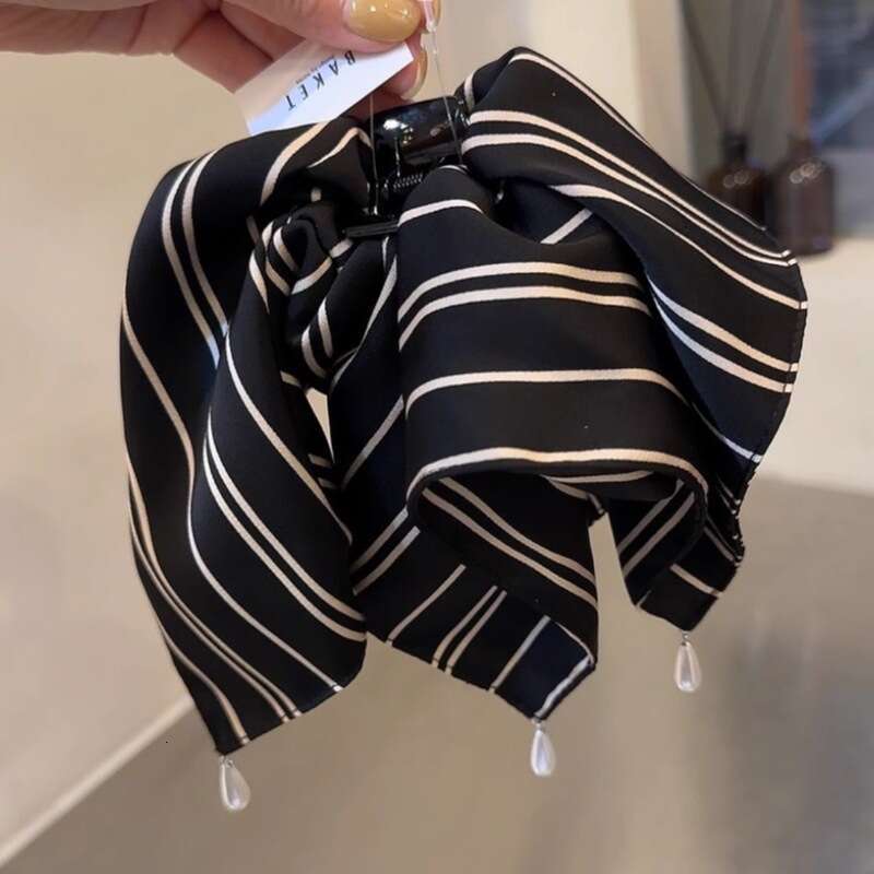 Korean Style Sister Pearl Pendant High-End Striped Fabric Shark Clip for Women, Back of Head Hair Claw