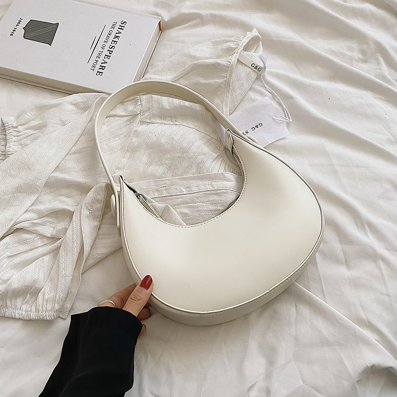 2025 autumn new retro women's shoulder bag fashion niche design casual women's crossbody bag texture armpit bag designer bag