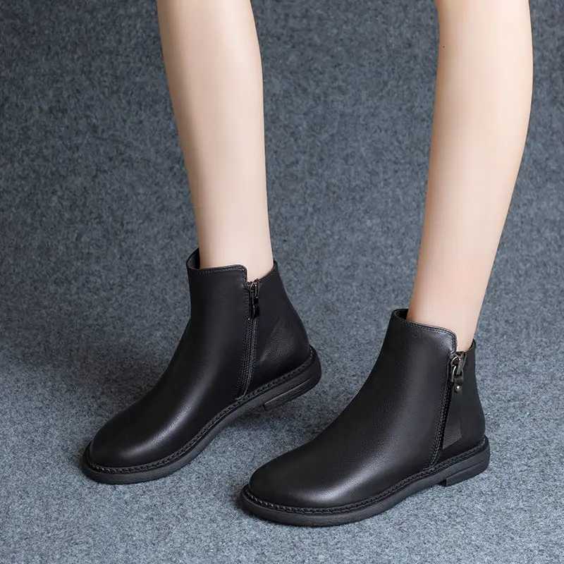 Womens Shoes Flat Boots Soft Leather Short Martn Boots Womens Spring Single Shoes Soft Bottom 2022 New Single Shoes Boots W250811