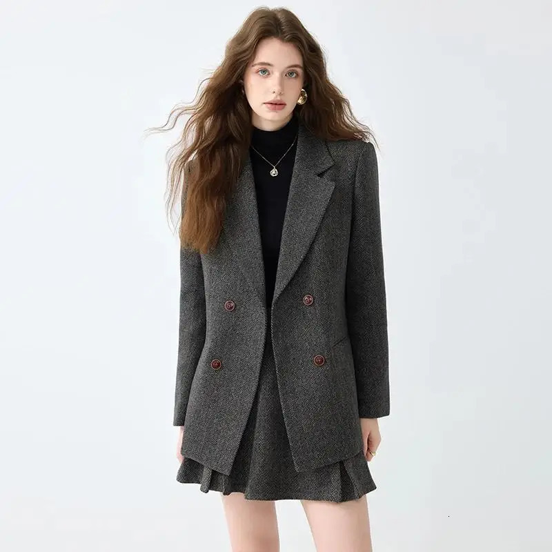 Winter Womens Woolen Jacket and Short Skirt Two Pieces Matching Sets Office Lady Vintage Casual Suits Plus Size Outfit 250811