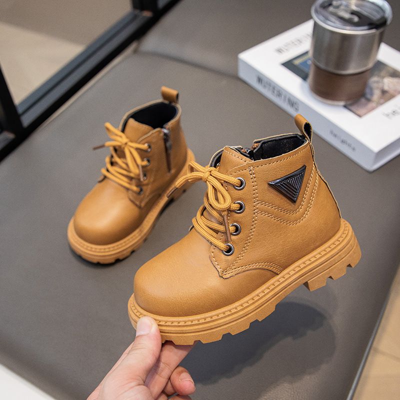 2025 Autumn New Toddler Short Boots for Kids Handsome Triangular Metal Decos Boys Motorcycle Boots Casual Leather Shoes Sizes 21 - 32