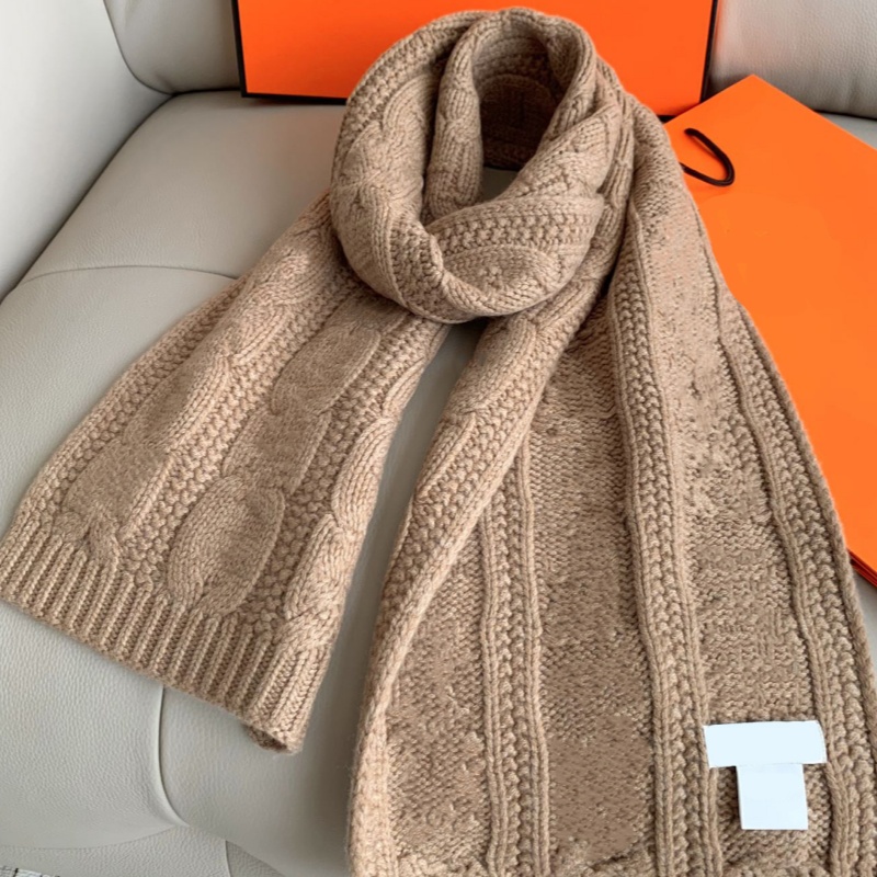 Y352 Designer premium quality women's wool scarf Unisex Fashionable classic style scarf Versatile and practical Knitted scarf A must-have for autumn and winter