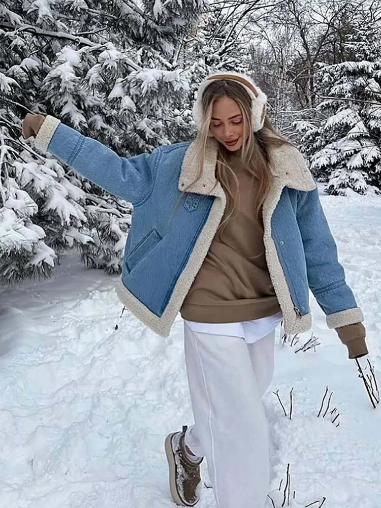 2025 Autumn Winter Lamb Wool Denim Patchwork Jacket Women Turn Down Collar Long Sleeve Zipper Coats Lady Chic Pockets Outerwear 250811