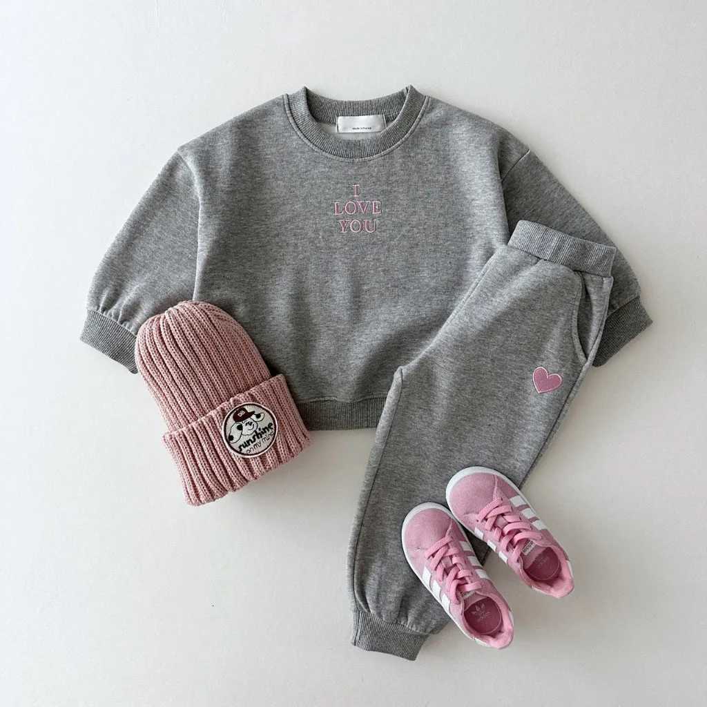 0-6 Year Old Korean Spring Baby Set Cotton Embroidered Letter Comfortable Hoodie Childrens Casual Sports Two-Piece Set Z250811
