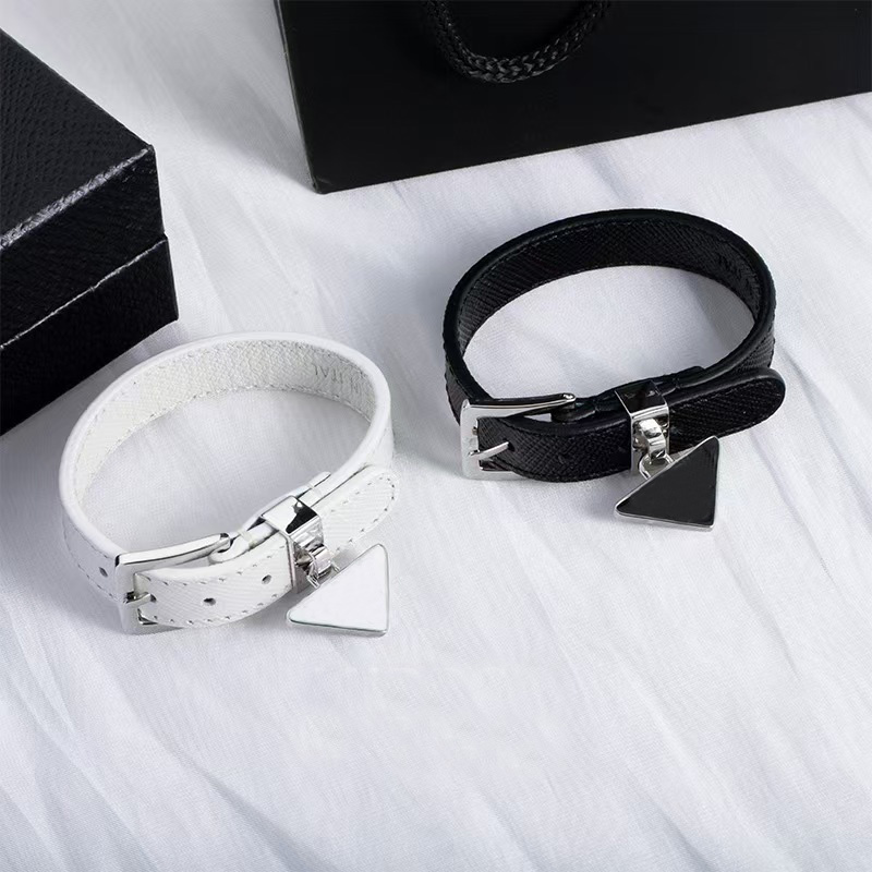 Designer women's bracelets women's bracelets high quality vintage accessories and luxurious bracelets suitable for women's wear designer bracelet leather bracelet