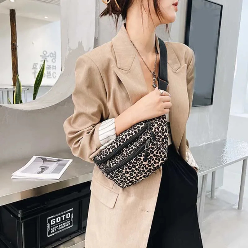 Fashion Women Flannel Fanny Pack Waist Bag Wild Leopard Pattern Bum Ladies Hip Money Phone Pouch Casual Chest Bags 250811