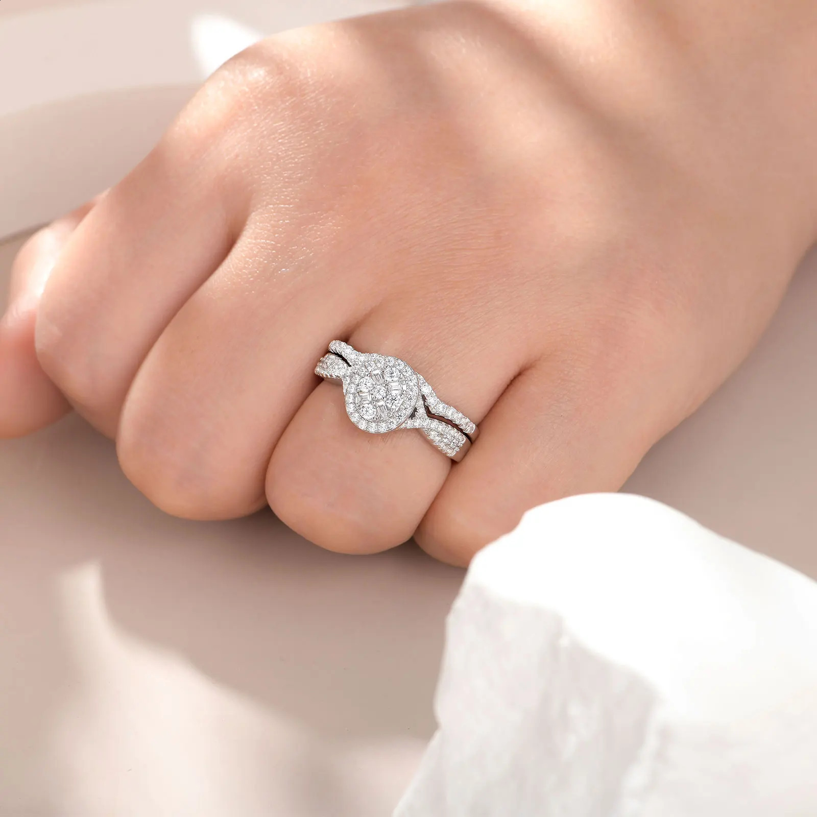 she 925 Sterling Silver Wedding Rings Set for Women Oval Halo Cubic Zircon Bridal Engagement Ring Jewelry Gift 250807