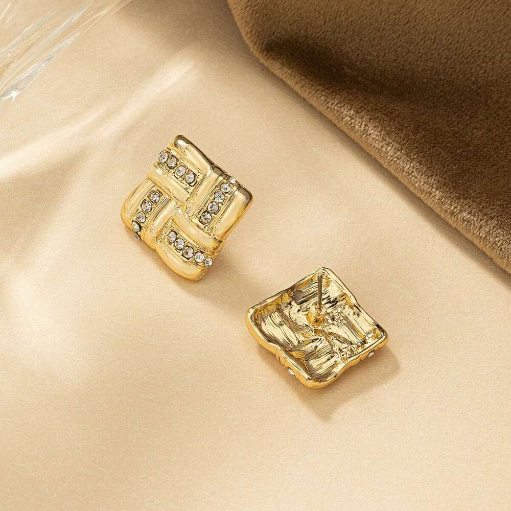 DHcollections Geometric Square Design Sense Dia-Encrusted Elegant Fashion Trendy Personality Women's Earrings