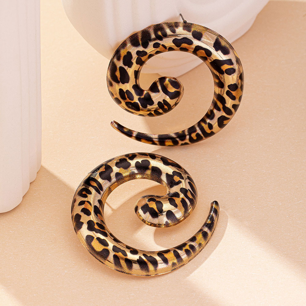 New Fashion Wholesale Geometric Short and Fat Punk Leopard Print Earrings Large Geometric Pattern Spiral Round Earrings