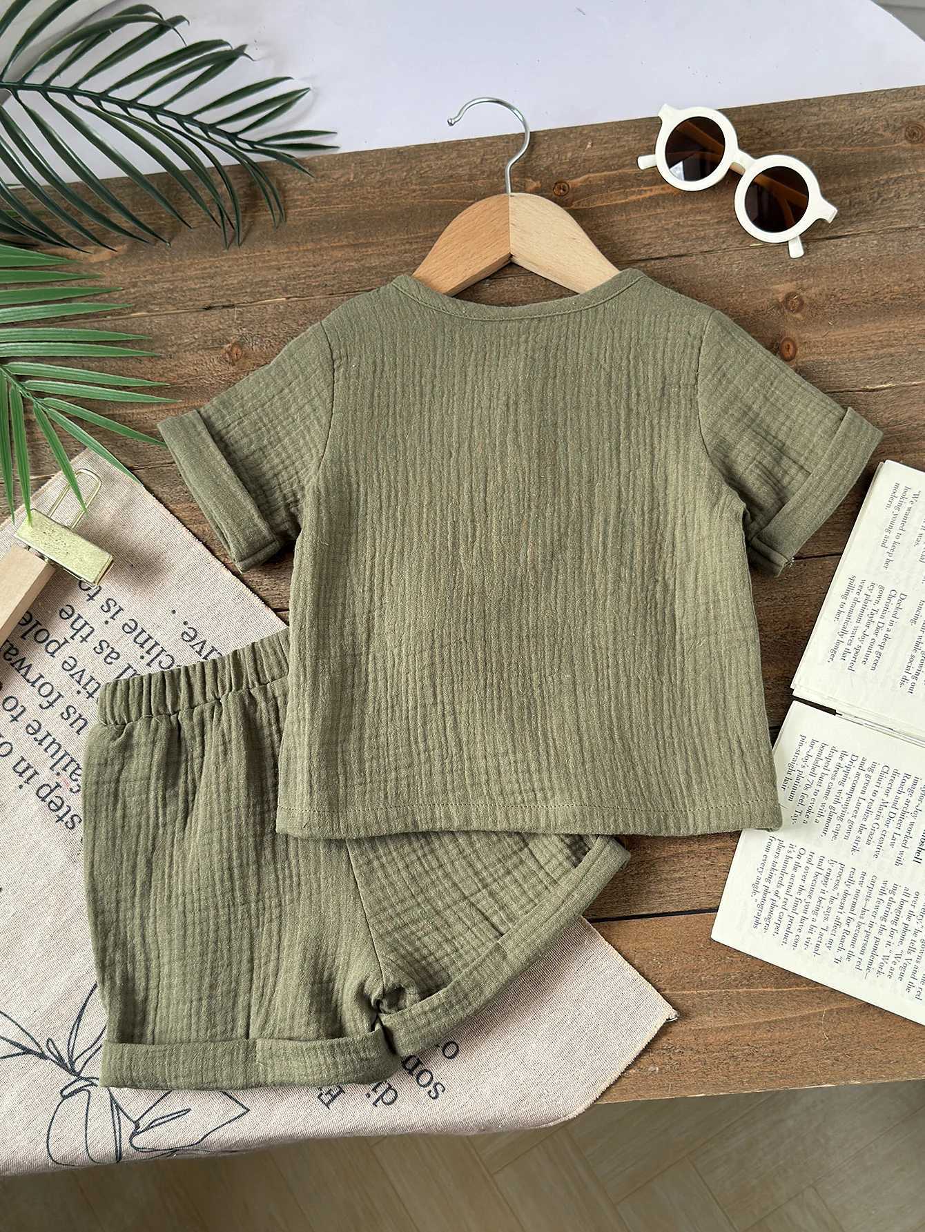 Military Green Baby Boy Summer Cotton And Linen Suit Round Neck Rolled-Sleeve Button-Up Pocket Design T-Shirt And Shorts Set Z250811