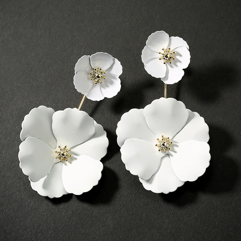 Free Shipping Designer Fashion Accessories 925 Silver Needle Flower Fashion Women's Earrings Temperament Ear Studs Ear Hook Luxury Jewelry