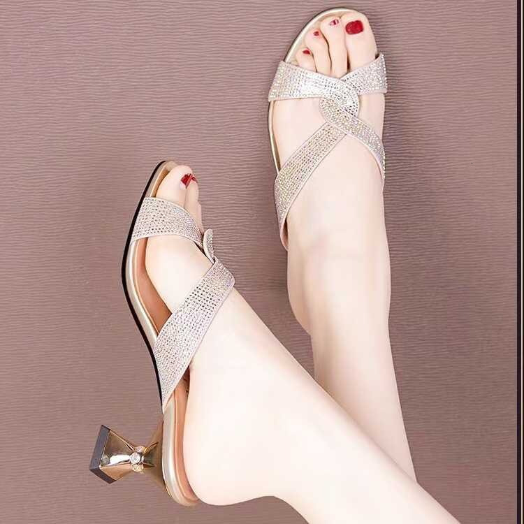 Temperament: Water Diamond Pearl Summer Women's Outerwear Sandals 2025 New One Word Belt Middle Heel Slippers, Women's Open toed Women'