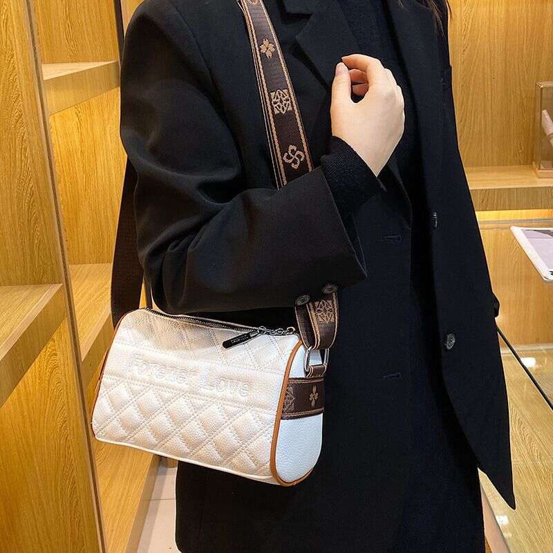 Niche High-End Bag Women's New Trend Fashion Rhombus Single Shoulder Foreign Style Messenger Small Square Bag