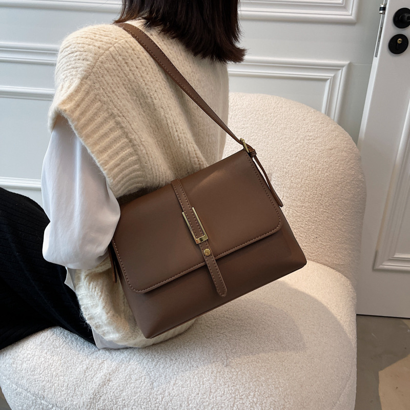 2025 autumn new retro fashion simple shoulder bag elegant niche design armpit bag popular women's crossbody bag designer bag