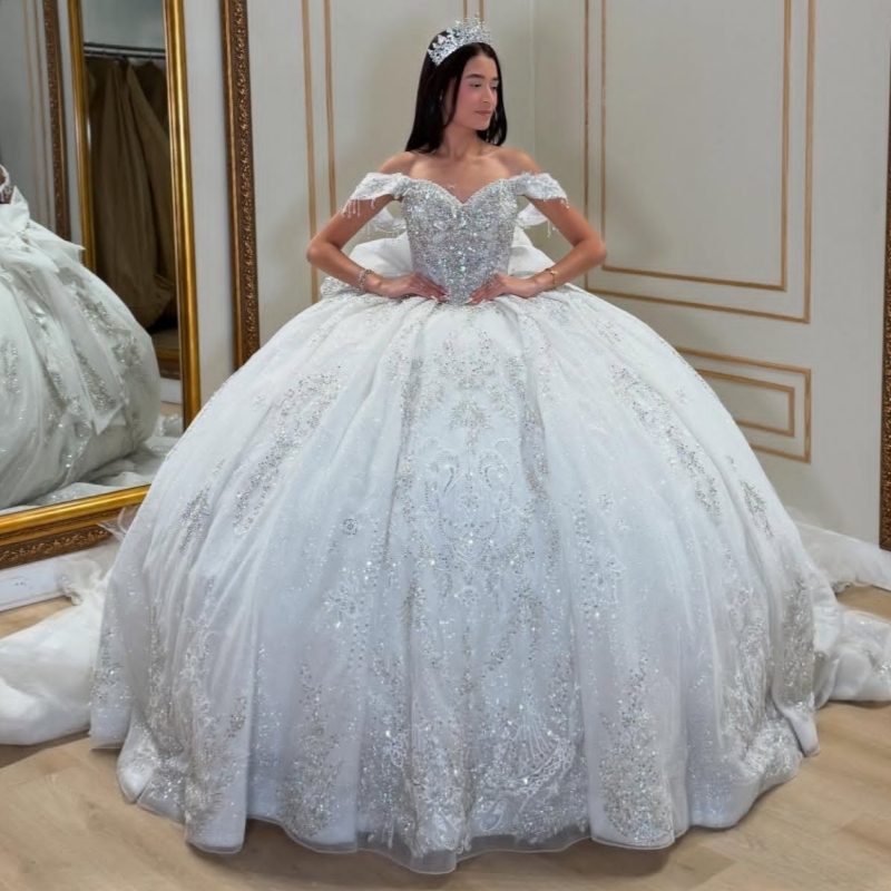 White Shiny Quinceanera Dresses Off The Shoulder Sequin Applique Beads Bow Tull Party Birthday Ball Gown Vestidos De 15 Anos Sweet 16 Dress