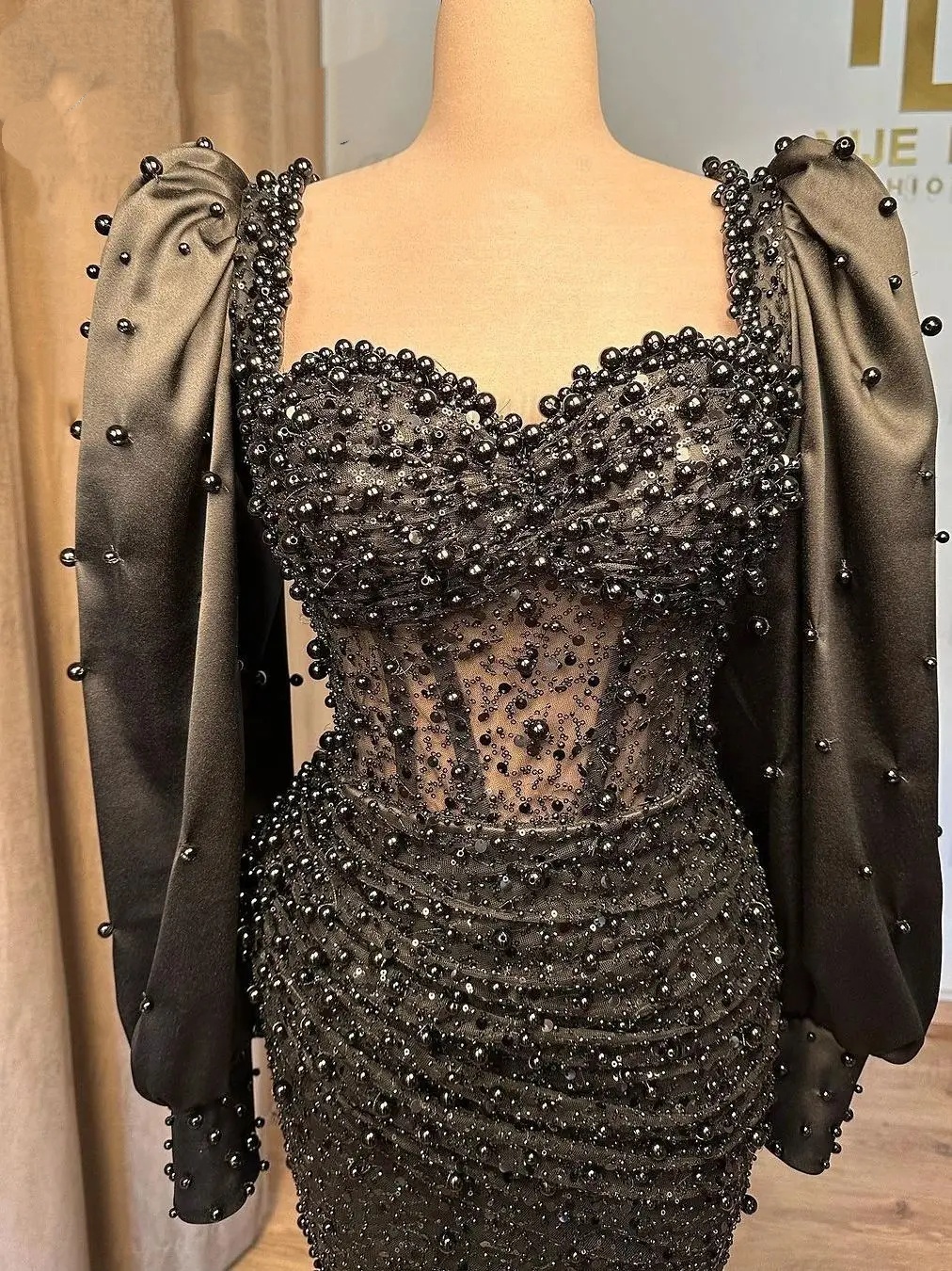 Classic Evening Dresses Beaded Sequins Gown Sweetheart Neck Long Sleeves Split Side Sweep Train Dress Party Customized Dress