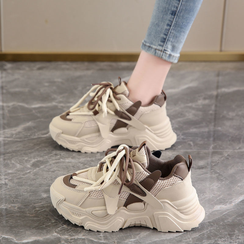 Double eyelets breathable women's shoes spring new mid heel anti slip soft sole wide sole thick sole casual sports shoes designer sports shoes