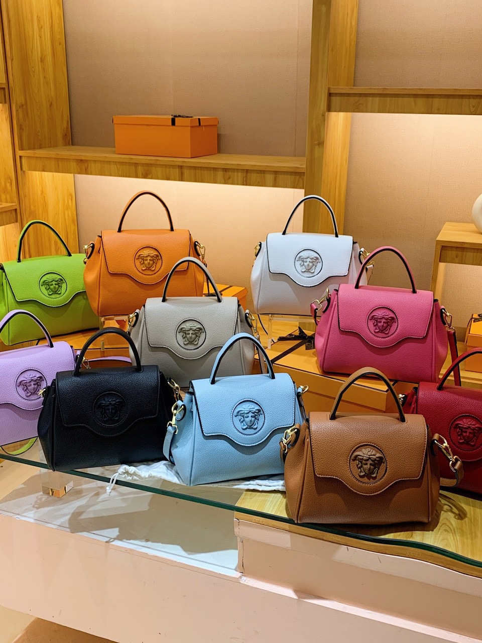 Designer bag tote bag 2025 new classic and fashionable travel leather texture large capacity handbag with multi-color series Macron available for sele