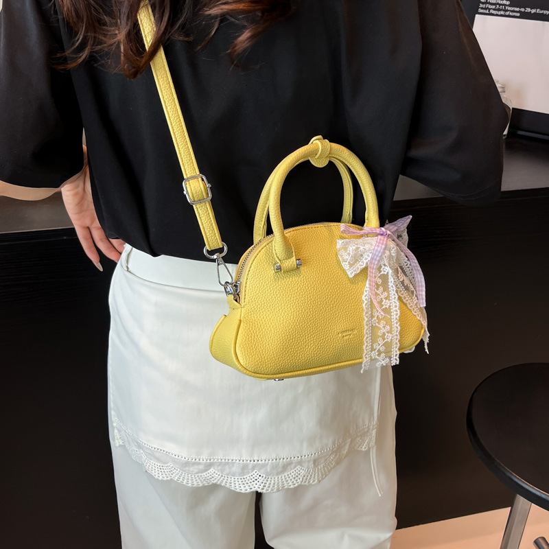 Korean Niche Fashionable Handheld Shell for Women 2025 Spring New Stylish High-Quality Texture Single Shoulder Crossbody Bag ddmymoon