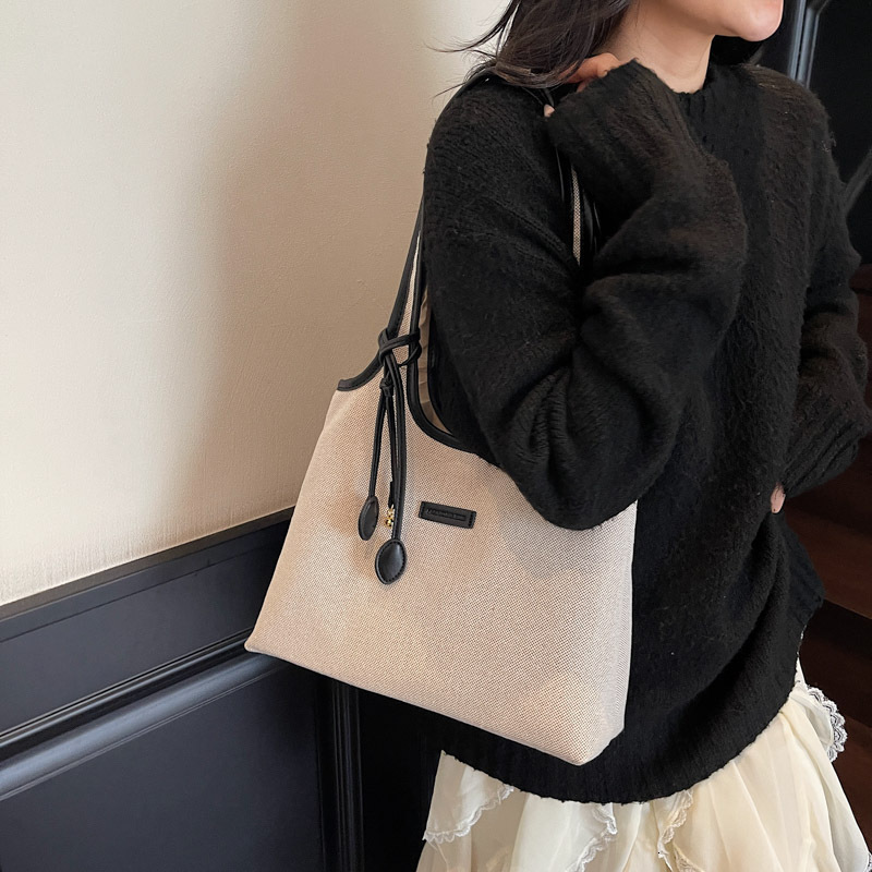 Autumn New Retro Niche Design Large Capacity Women's Handbag Autumn New Casual Women's Commuting Shoulder Bag Autumn New Designer Bag Women&
