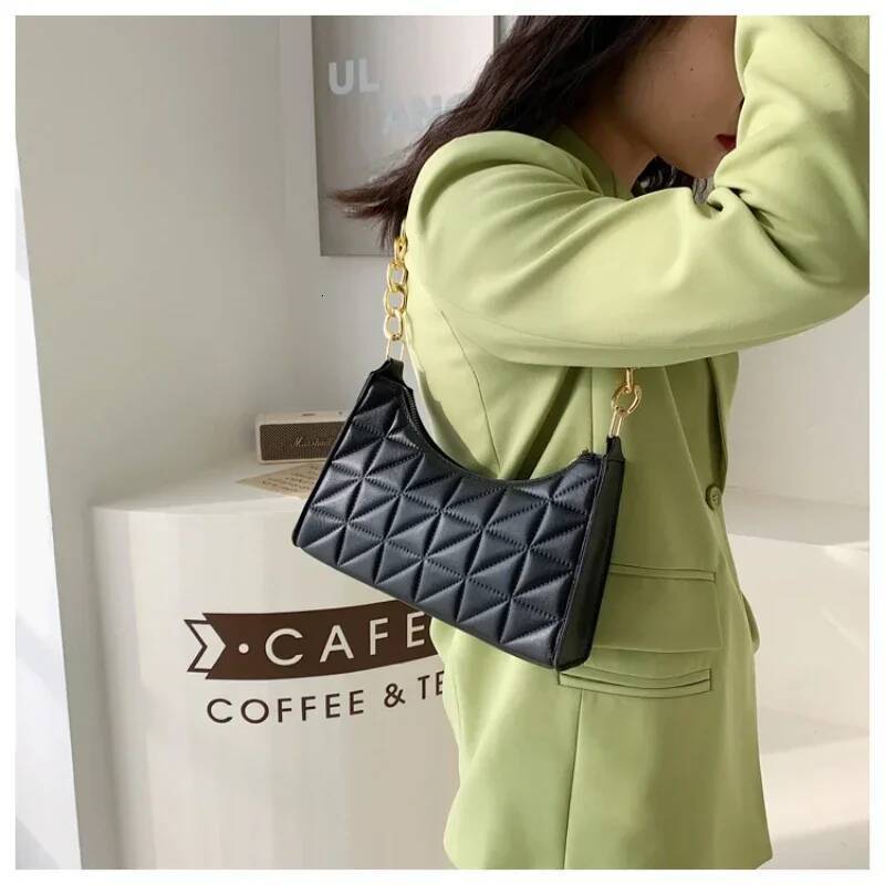 Autumn New Women's Diamond Shaped Armpit Bag Fashionable Women's Shoulder Bag Chain Handbag Texture Niche Autumn New Designer Bag Women'