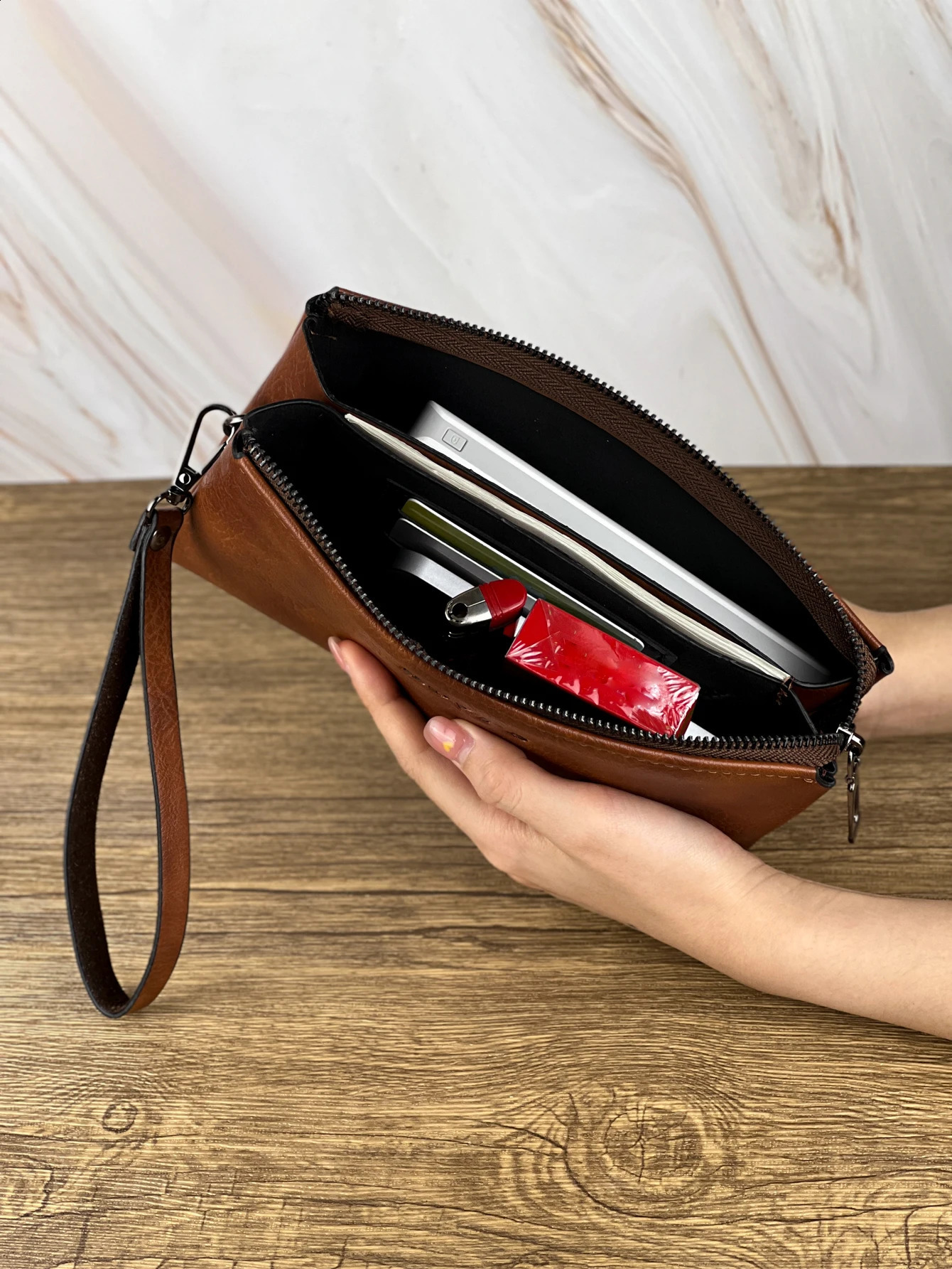 Fashion Simple Retro Mens Clutch Bag Wallet Business Large Capacity Clutch Bag Double Compartment Zipper Long Wallet Clutch Bag 250809