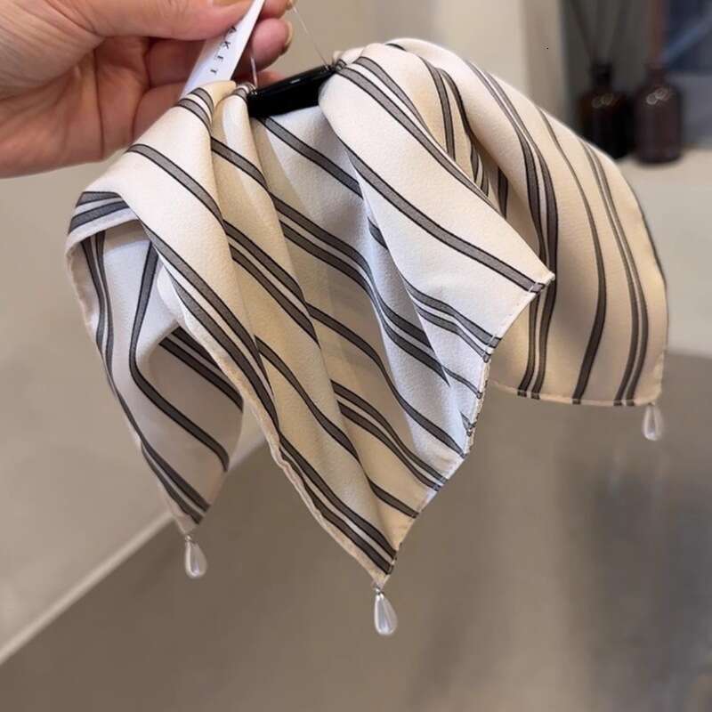 Korean Style Sister Pearl Pendant High-End Striped Fabric Shark Clip for Women, Back of Head Hair Claw