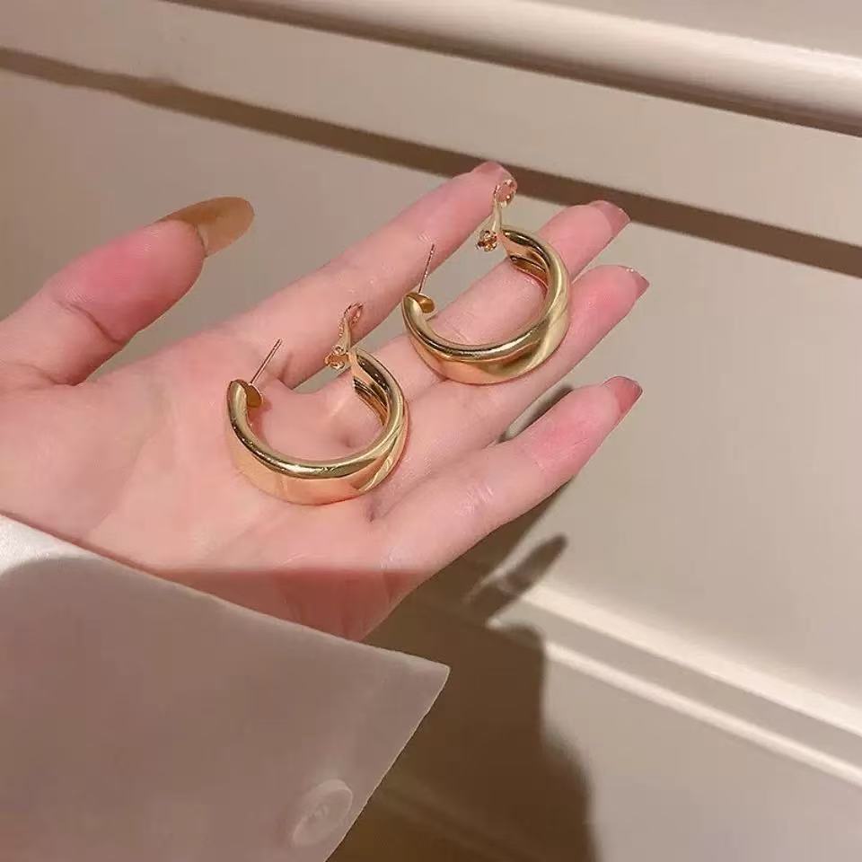 Fashionable women's double-layered gold-plated metal thick C-shaped hoop earrings