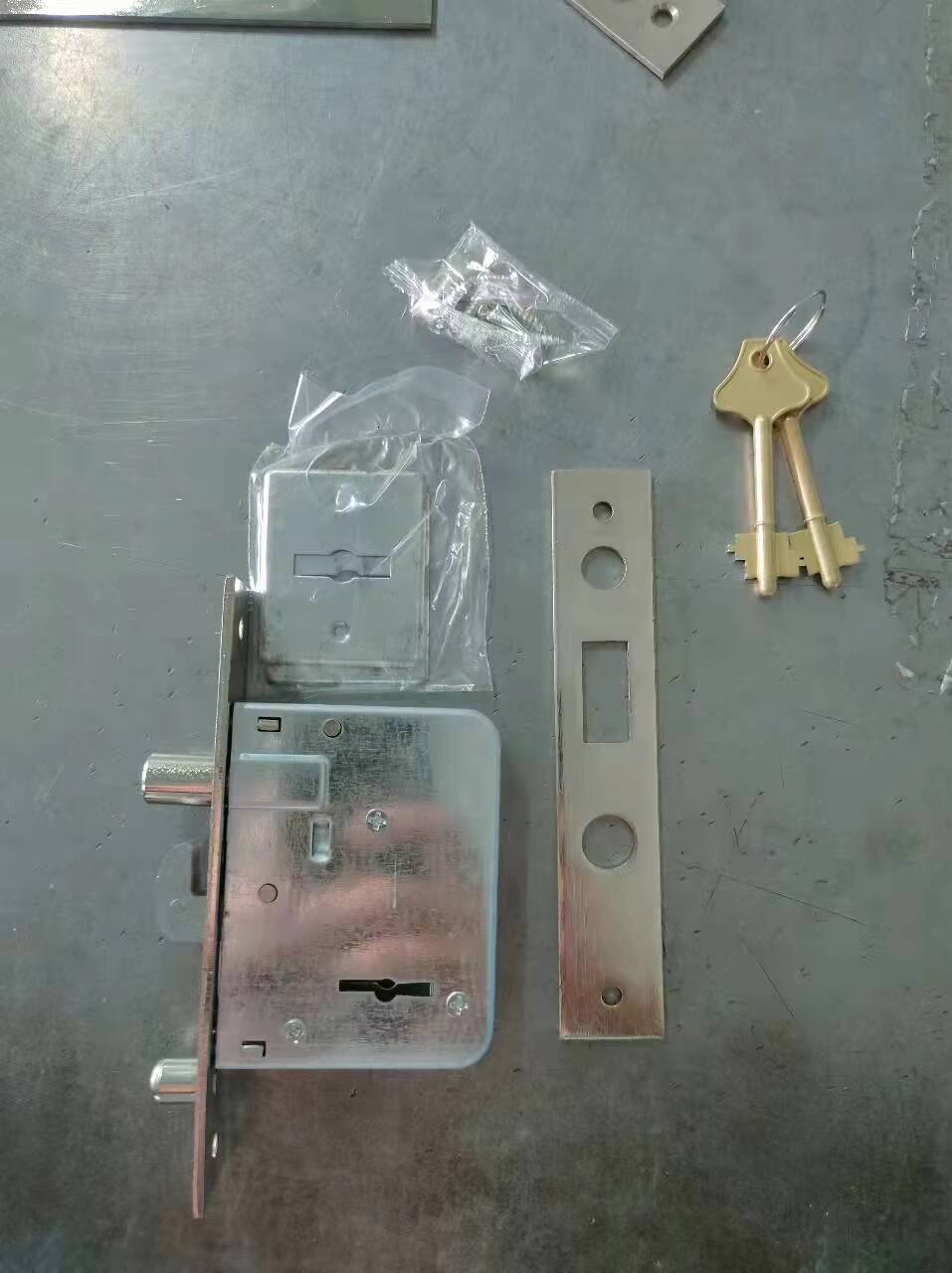 4 Security Combination Lever Key Lock, Zinc Alloy Key, Bolt Insert Lock