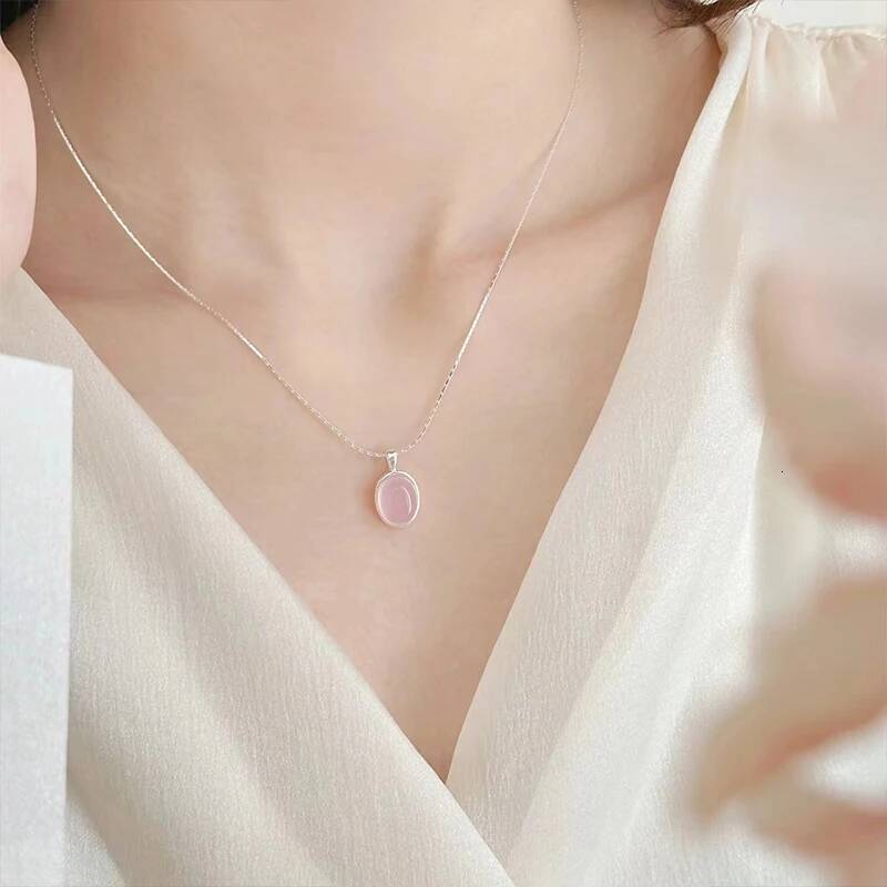 Sterling Sier Pink Crystal Moonstone Necklace For Women Fashionable And Simple Oval Pendant Collarbone Chain Party Jewelry