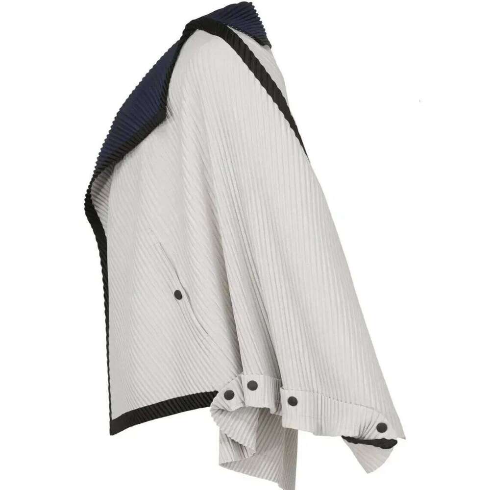 Designer Clothing 2025 YUDX Miyake Pleated Autumn New Men's Trench Coat Original Designer Hip Hop Colored Vertical Stripe Short Jacket Top