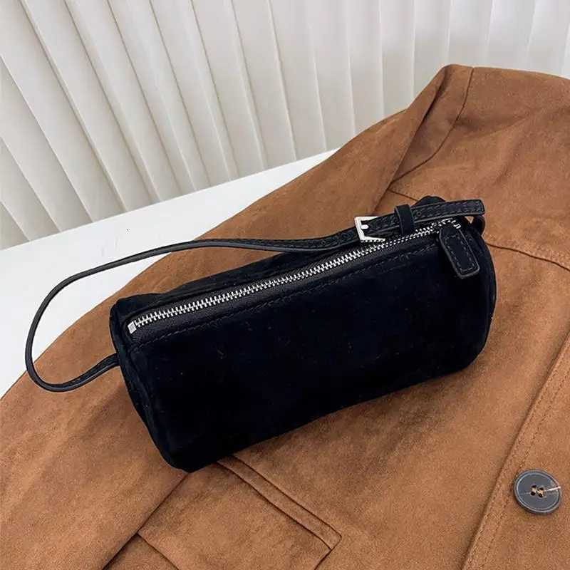 2025 New Fashionable Korean Style Velvet Shoulder Crossbody Bag Womens Simple Color Pencil Holder Handbag Z250811