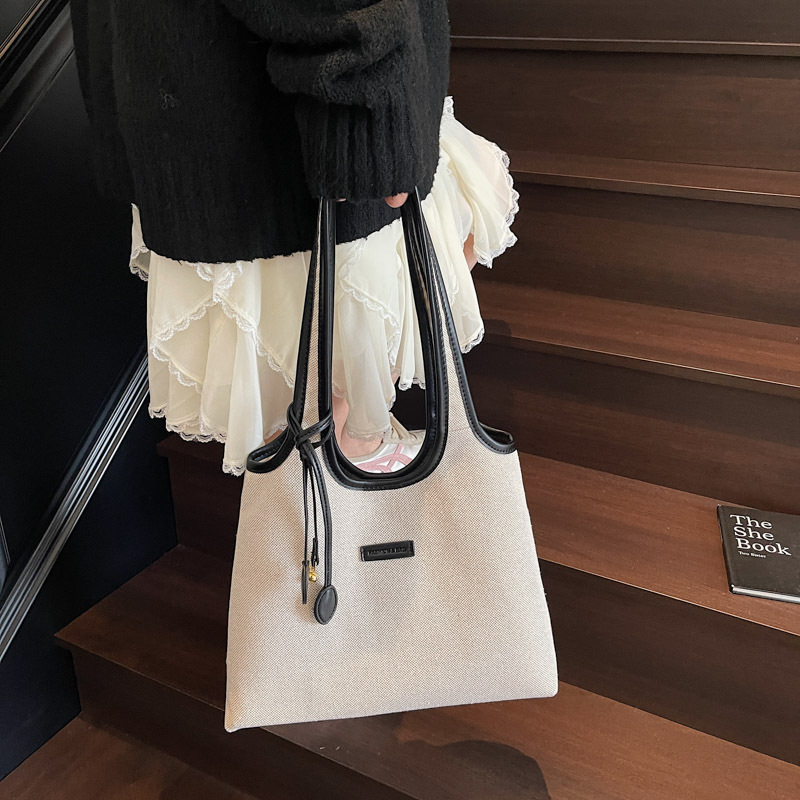 Autumn New Retro Niche Design Large Capacity Women's Handbag Autumn New Casual Women's Commuting Shoulder Bag Autumn New Designer Bag Women&