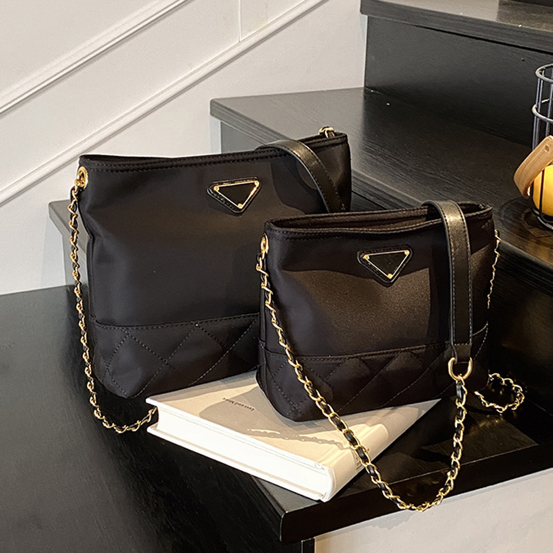 Xiaoxiangfeng Quilted Chain Women's 2025 New Casual Oxford Cloth Single Shoulder Crossbody Fashion Niche Bucket Bag ddmymoon