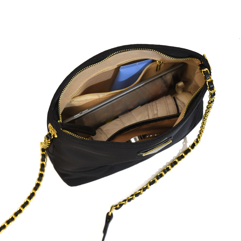 Xiaoxiangfeng Quilted Chain Women's 2025 New Casual Oxford Cloth Single Shoulder Crossbody Fashion Niche Bucket Bag ddmymoon