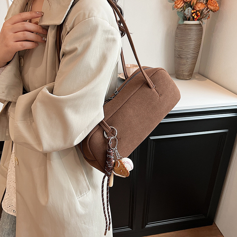 High-End Fashion Underarm 2025 Korean Style Trendy Suede Baguette Commuter Women's Shoulder Bag ddmymoon