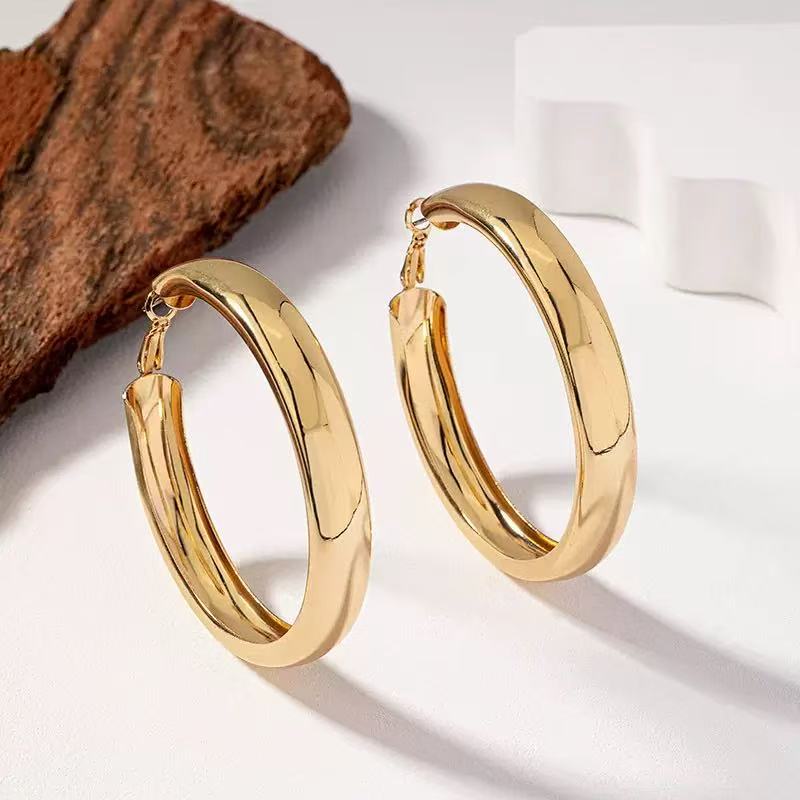 Fashionable women's double-layered gold-plated metal thick C-shaped hoop earrings