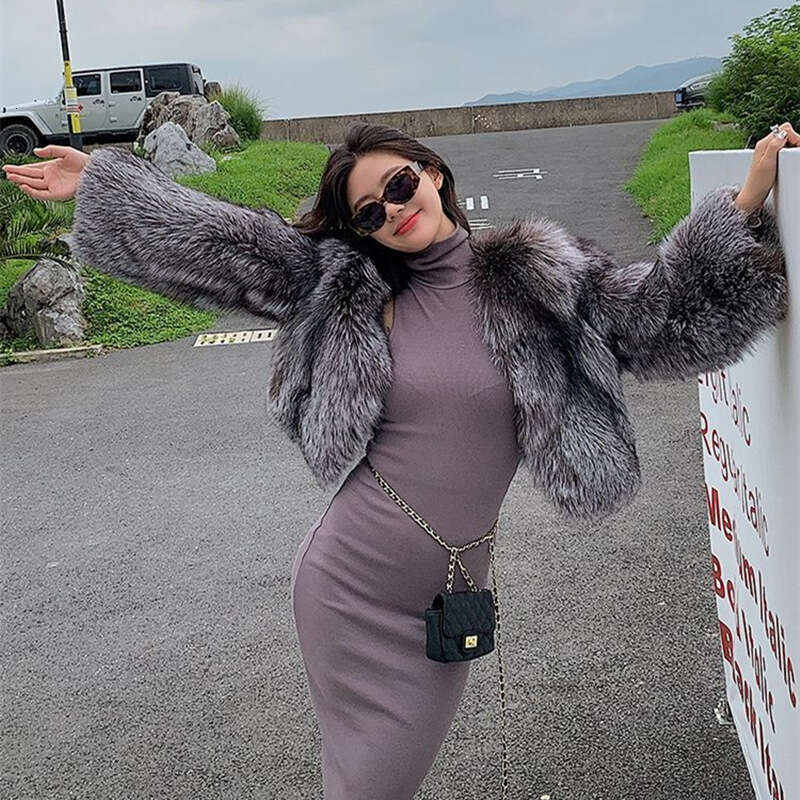 Winter new imitation fox fur grass coat, women's short style, fashionable silver fox short fur coat