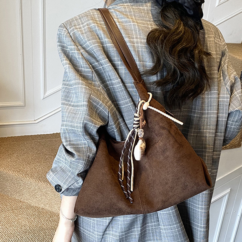 Suede Tote for Women 2025 Autumn Winter New Simple Commuting Large Capacity Shoulder Bag ddmymoon