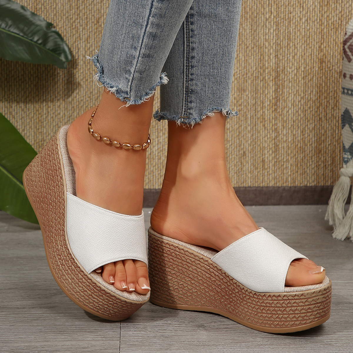 2025 Summer Thick-Soled Slippers for Women Waterproof Platform Thick-Soled Outdoor Slippers One-Strap Slippers 250605