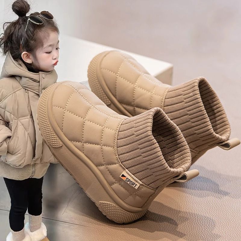 2025 New Solid Color Fashion Plaid Kids Casual Snow Boots Plush Winter Soft Baby Boys Girls Short Boots Cutefeet Toddler Cotton Shoes Sizes 26 - 37 C0
