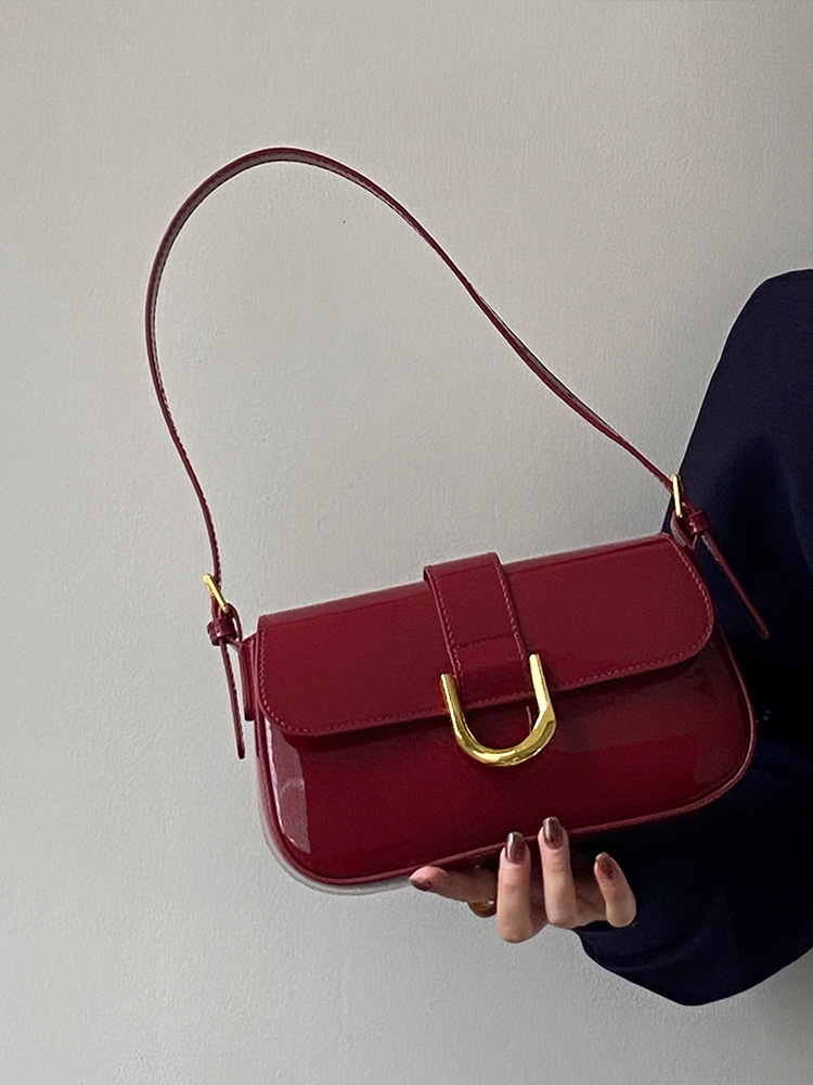 2025 Autumn New Women s Shoulder Bag Women s Crossbody Bag Armpit Bag Autumn women s New Designer Bag bag Autumn New Retro Wine Red Horseshoe Buckle S