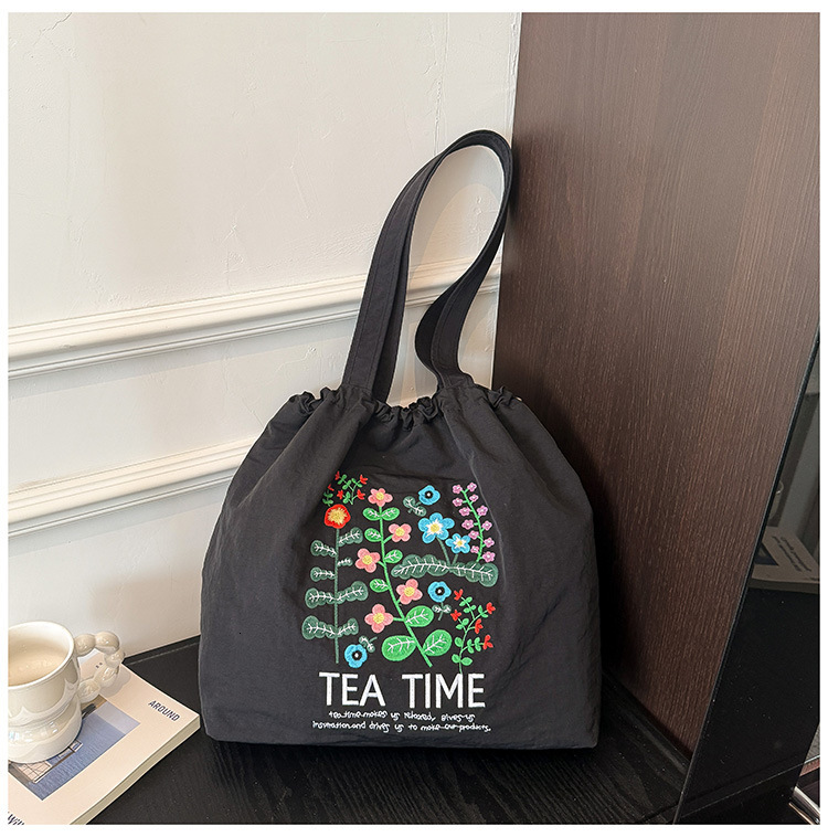 Trendy Personality 2025 Summer New Large Capacity Tote Fashionable Casual Simple Style Women's Shoulder Bag ddmymoon