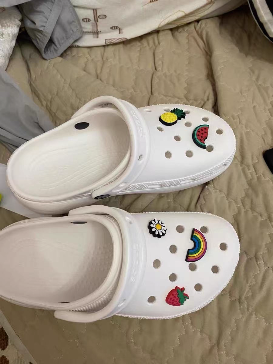 Slippers 2025 Breathable Soft Women Cloud Hole Outdoor Anti- Skid Thickened Bottom Soled Beach Sandals Adult Unisex Shoes