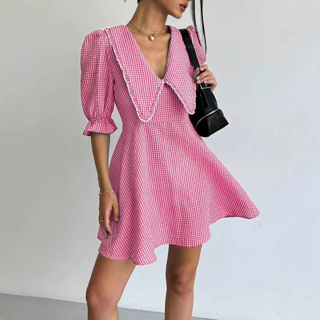 2025 Summer New Beauty Style trend Fashion Summer New Sweet and Spicy Temperament Checkered V-neck Bubble Sleeve Waist Dress New Designer