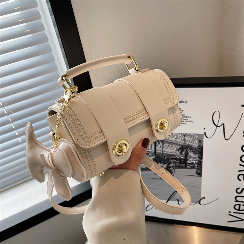 Autumn New Women s Shoulder Bag Fashion Color blocked New Handbag Fashion Simple Autumn New Designer Bag Versatile Commuter Bag Women s Crossbody Bag