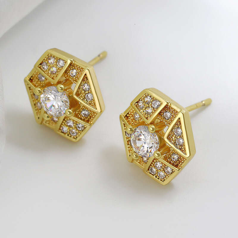 DHcollections New Fashionable Pearl Zircon Simple Earrings